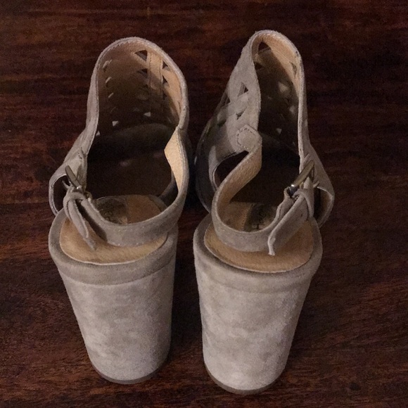 Halogen - Open Toe Block Heel Slingback - Picture 4 of 8